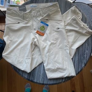 Columbia Straight Leg Hiking Pants in Cream NWT